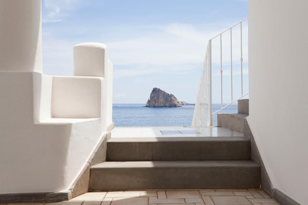 Hotel La Terrazza Панарея Екстериор снимка