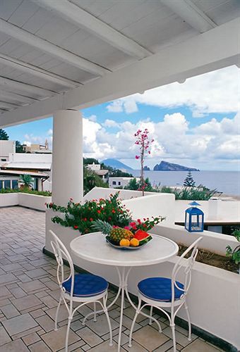 Hotel La Terrazza Панарея Екстериор снимка