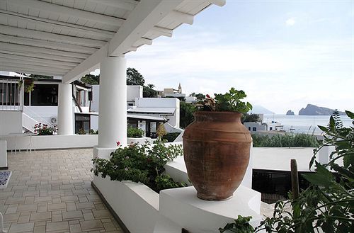 Hotel La Terrazza Панарея Екстериор снимка