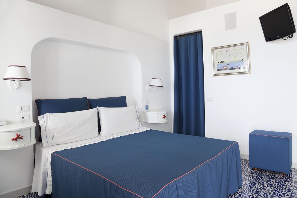 Hotel La Terrazza Панарея Екстериор снимка
