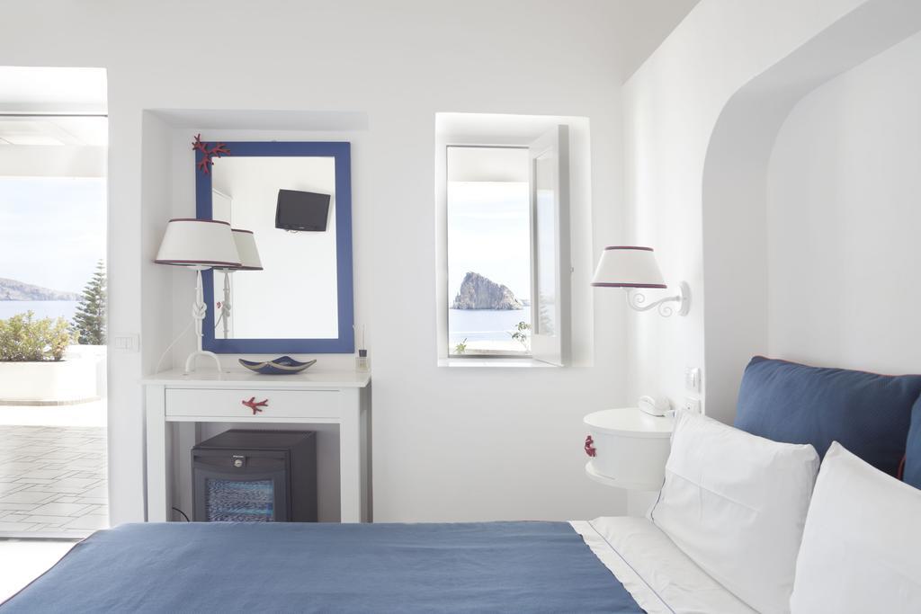 Hotel La Terrazza Панарея Екстериор снимка